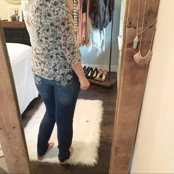 Maurice’s small sheer boho crochet blouse - Picture 6 of 7